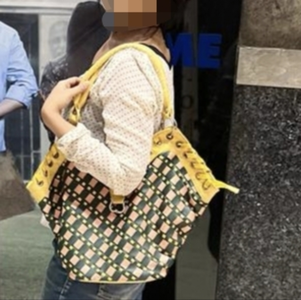 Checkers woven basket tote bag - Picture 7 of 11